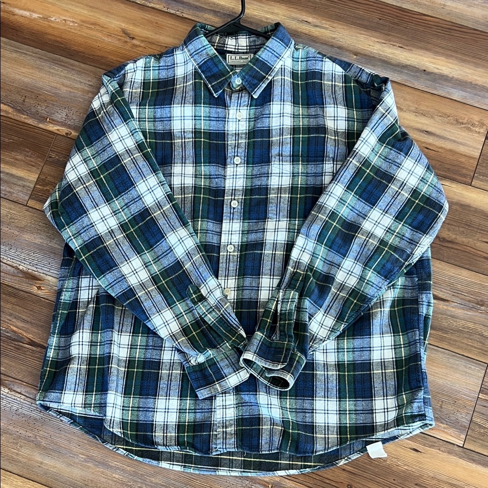 Vintage L.L. Bean Men's Green and Blue Plaid Button Down Soft Flannel